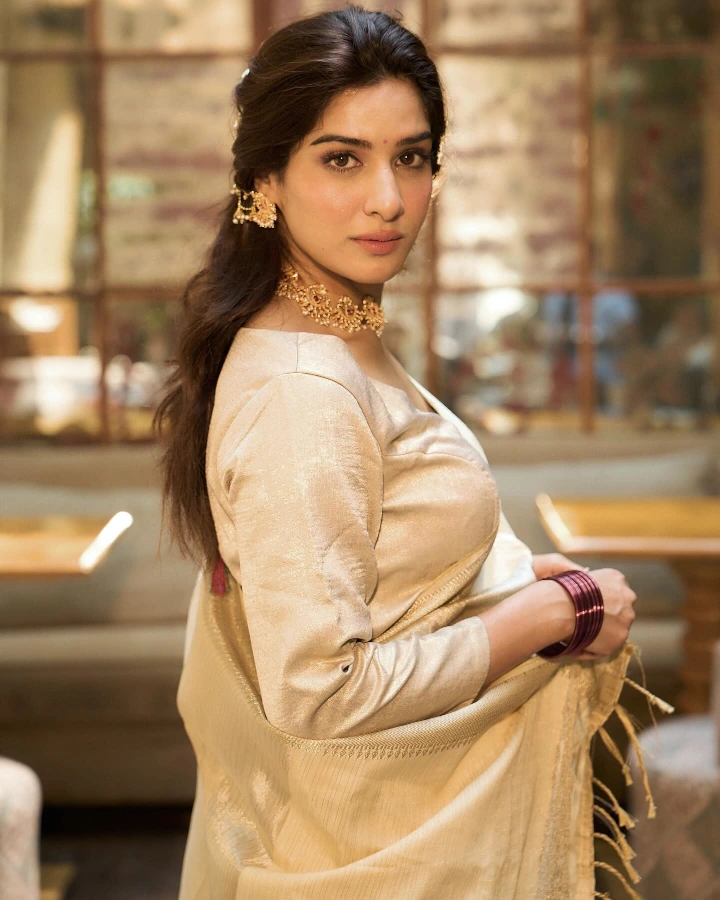 Neha Khan's Real Indian Beauty