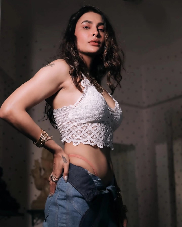 Pavitra Punia's Curvy Body
