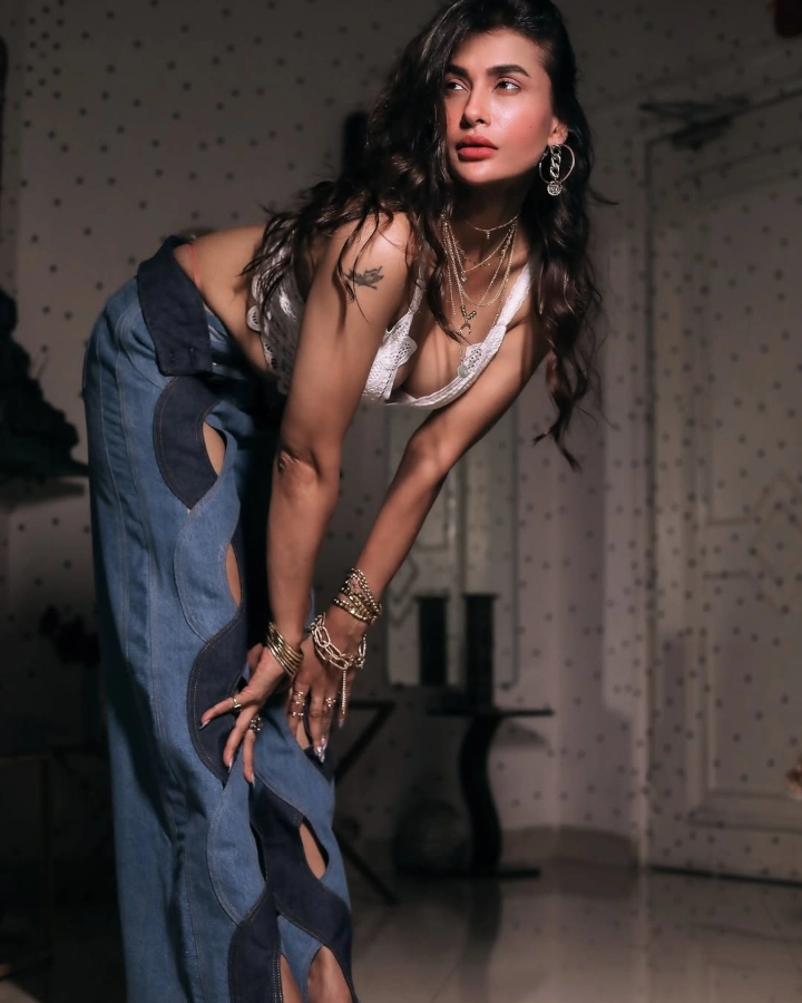 Pavitra Punia's Gorgeous Cleavage