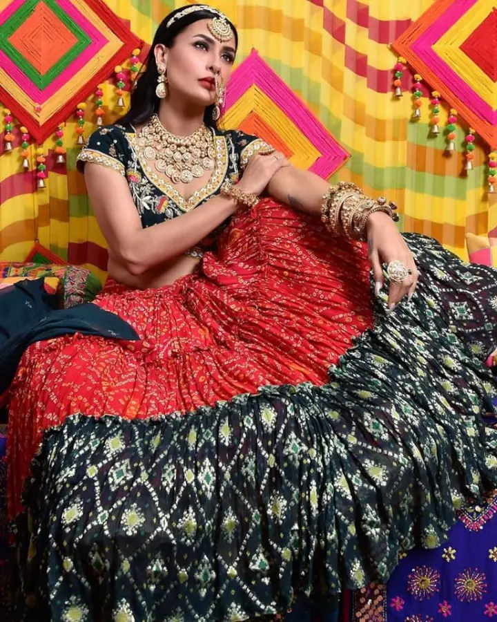 Pavitra Punia's Hot Looks in Indian Attire