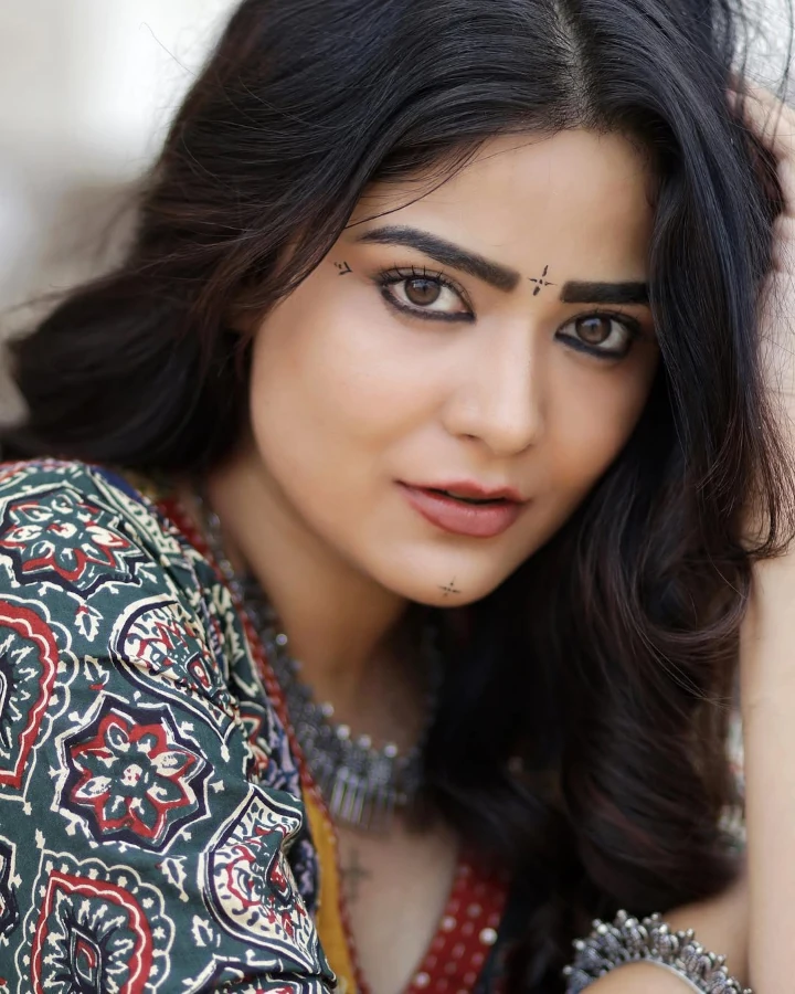 Priyanka Sharma has beautiful Dark Brown eyes