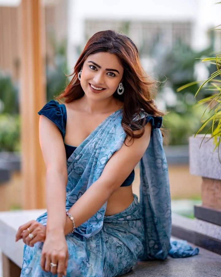 Priyanka Sharma looking Cute in Saree