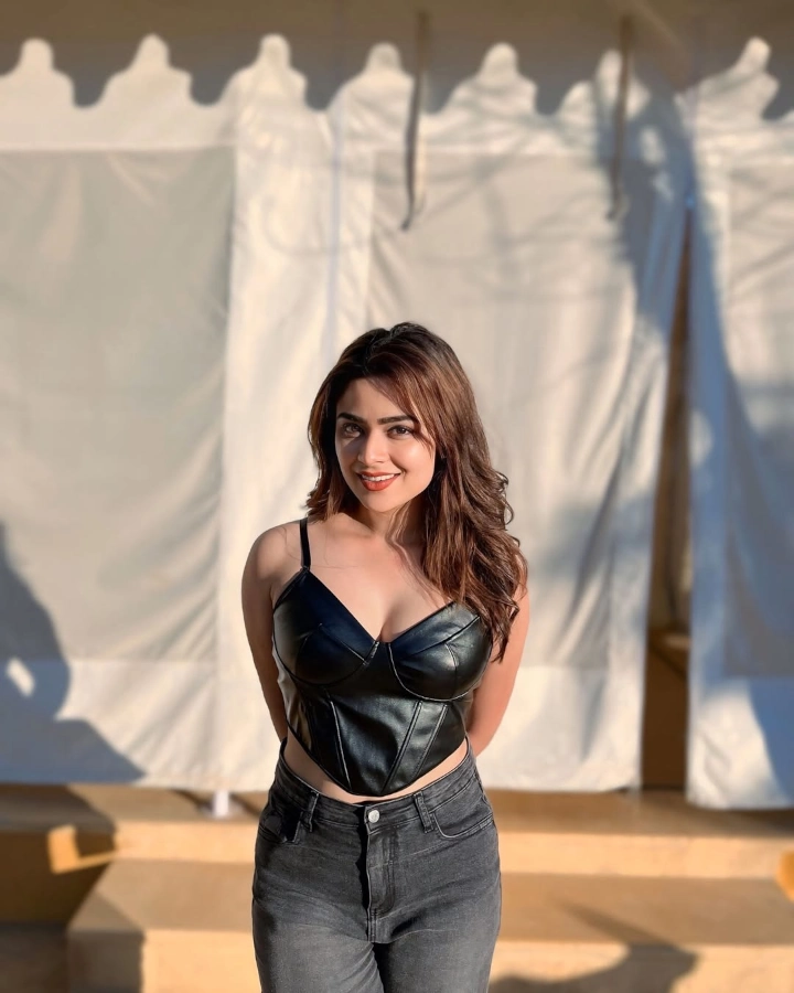 Priyanka Sharma's Cutest Cleavage Ever