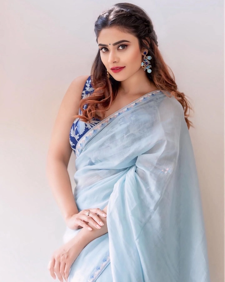 Priyanka Sharma's Cutest Looks for Image