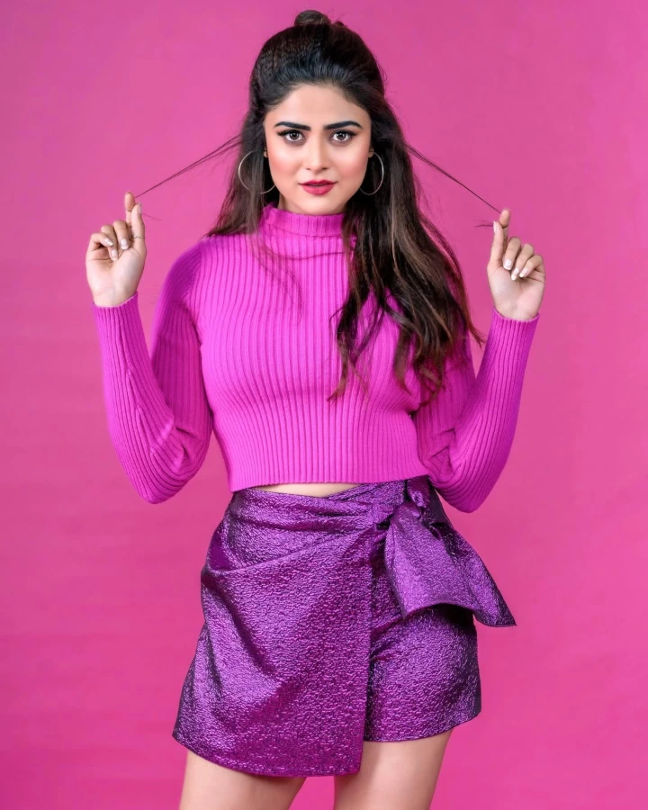 Priyanka Sharma's Gorgeous Thighs