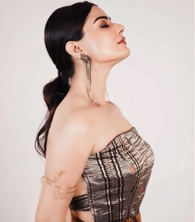 Priyanka Sharma's Hot and Beautiful Looks