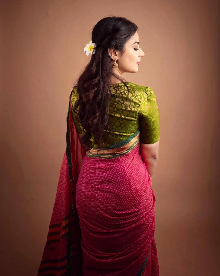 Priyanka Sharma's Hottest Back Image Ever
