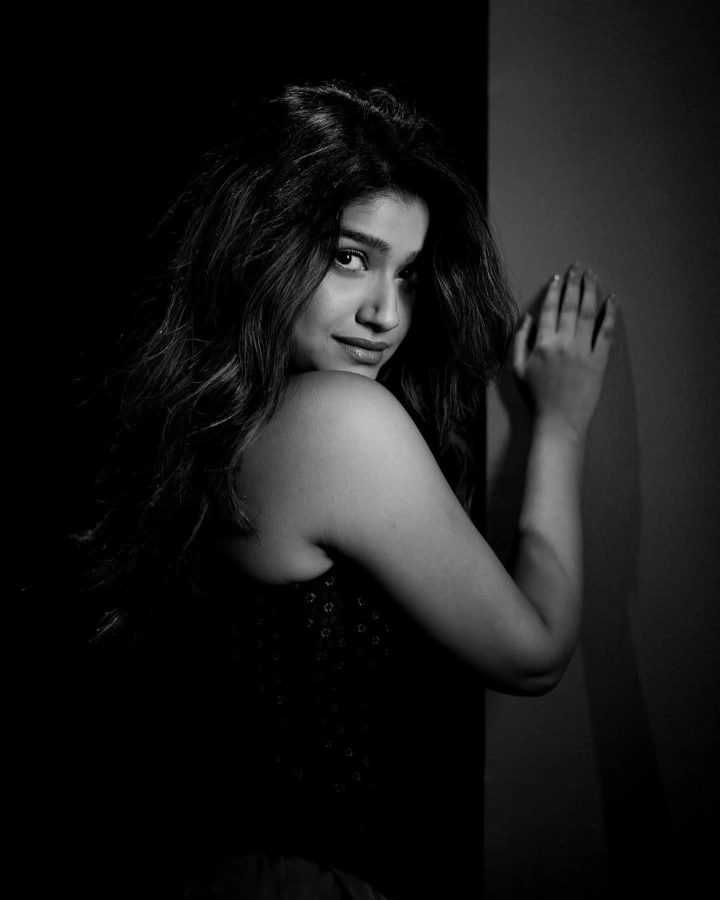 Rasika Sunil as Shanaya Sabnis in Majhya Navaryachi Bayko