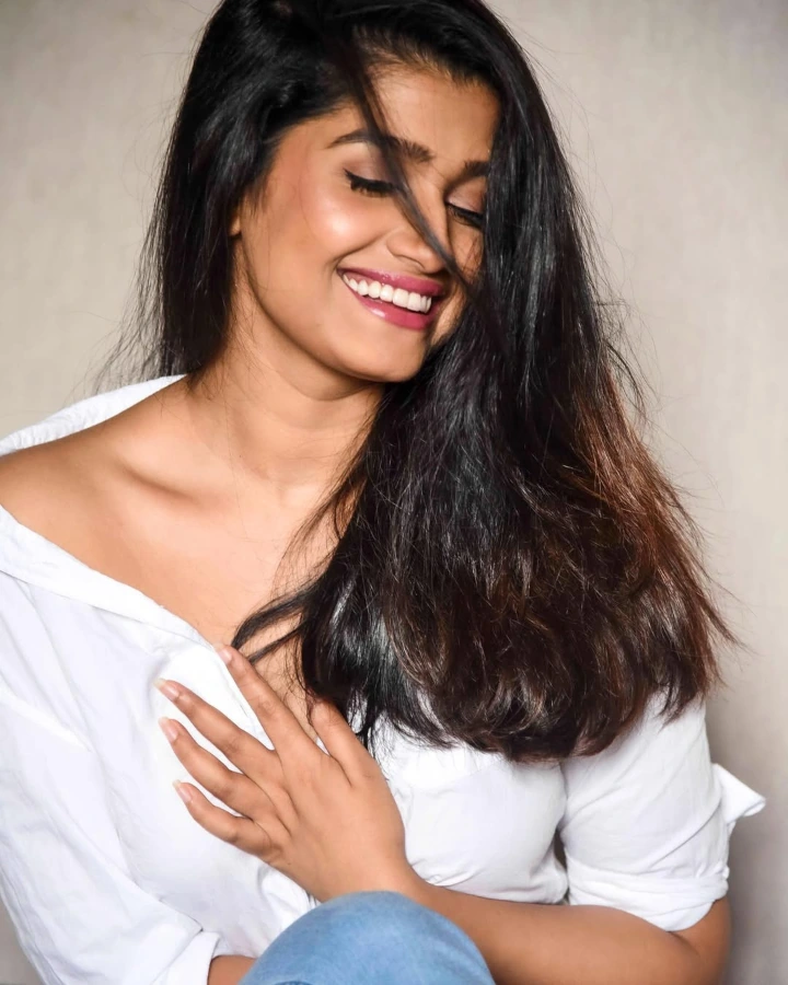Rasika Sunil is a Gorgeous Indian Actress & a Beautiful Model