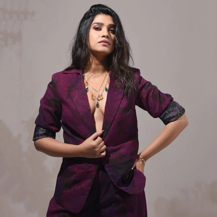 Rasika Sunil's Cutest Cleavage Shown Ever