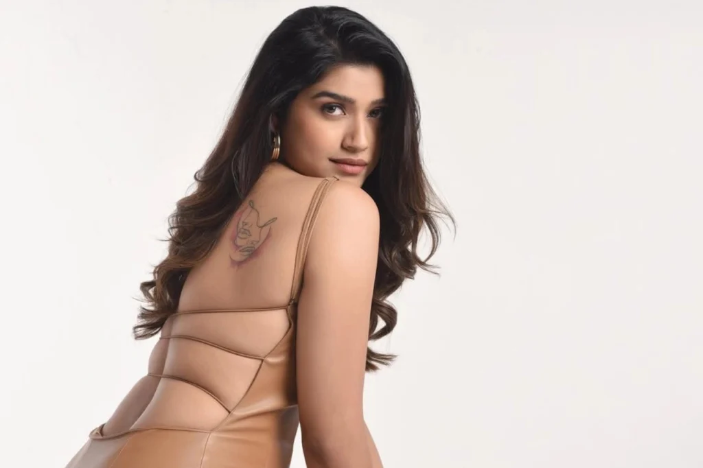 Rasika Sunil's beautiful back