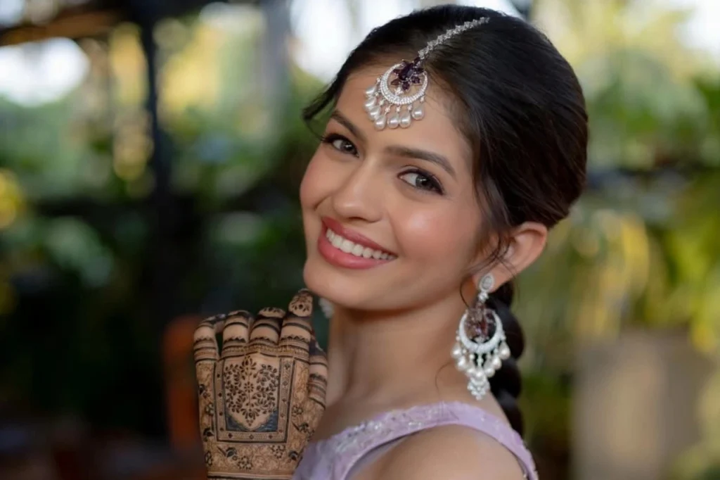 Roomani Khare Biography