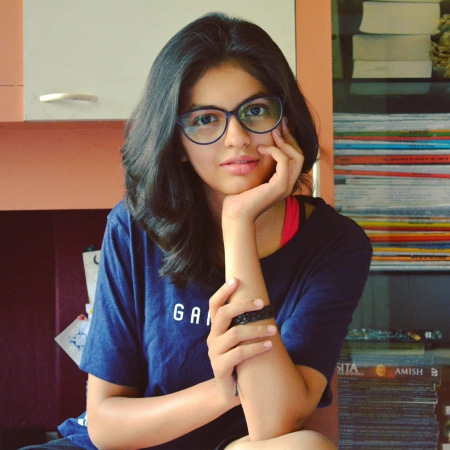 Roomani Khare Facebook Images
