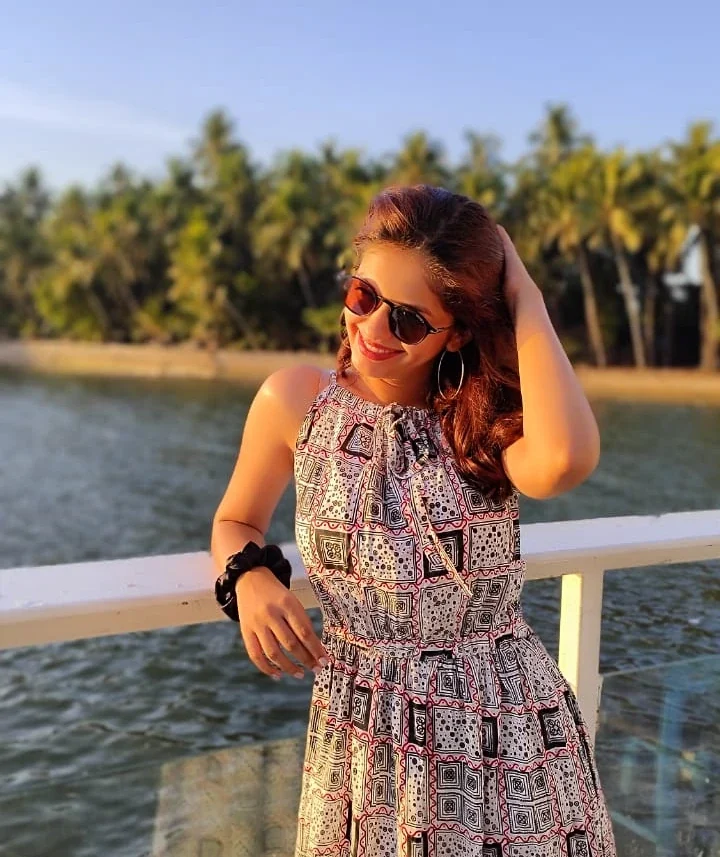 Roomani Khare Wearing Sunglasses