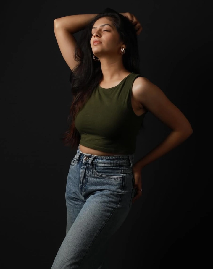 Roomani Khare's Beautiful Legs