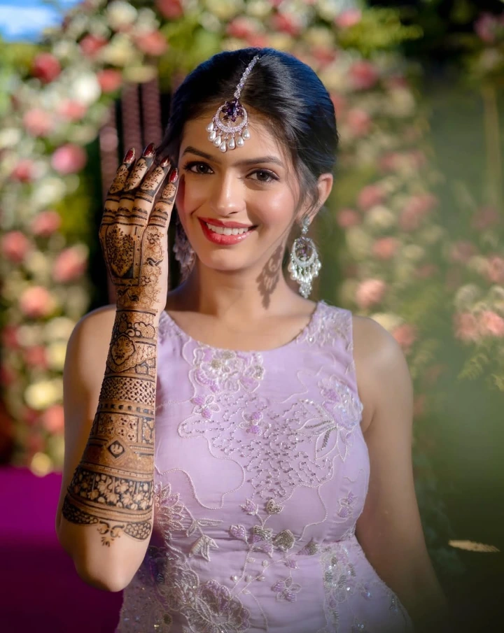 Roomani Khare's Fabulous Eyes