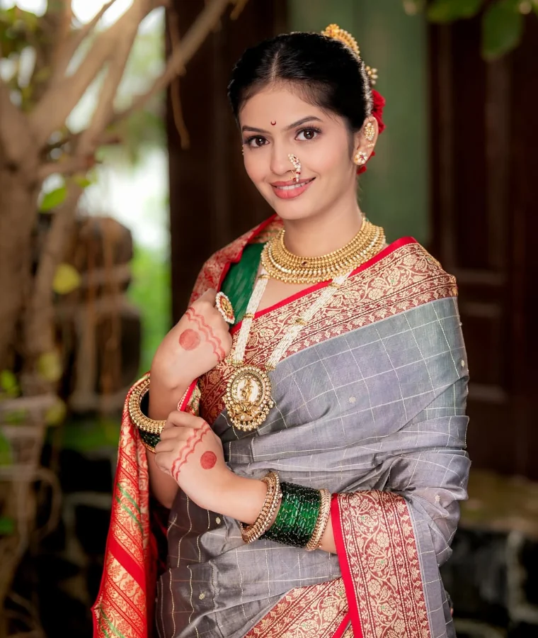 Roomani Khare's Fabulous Looks