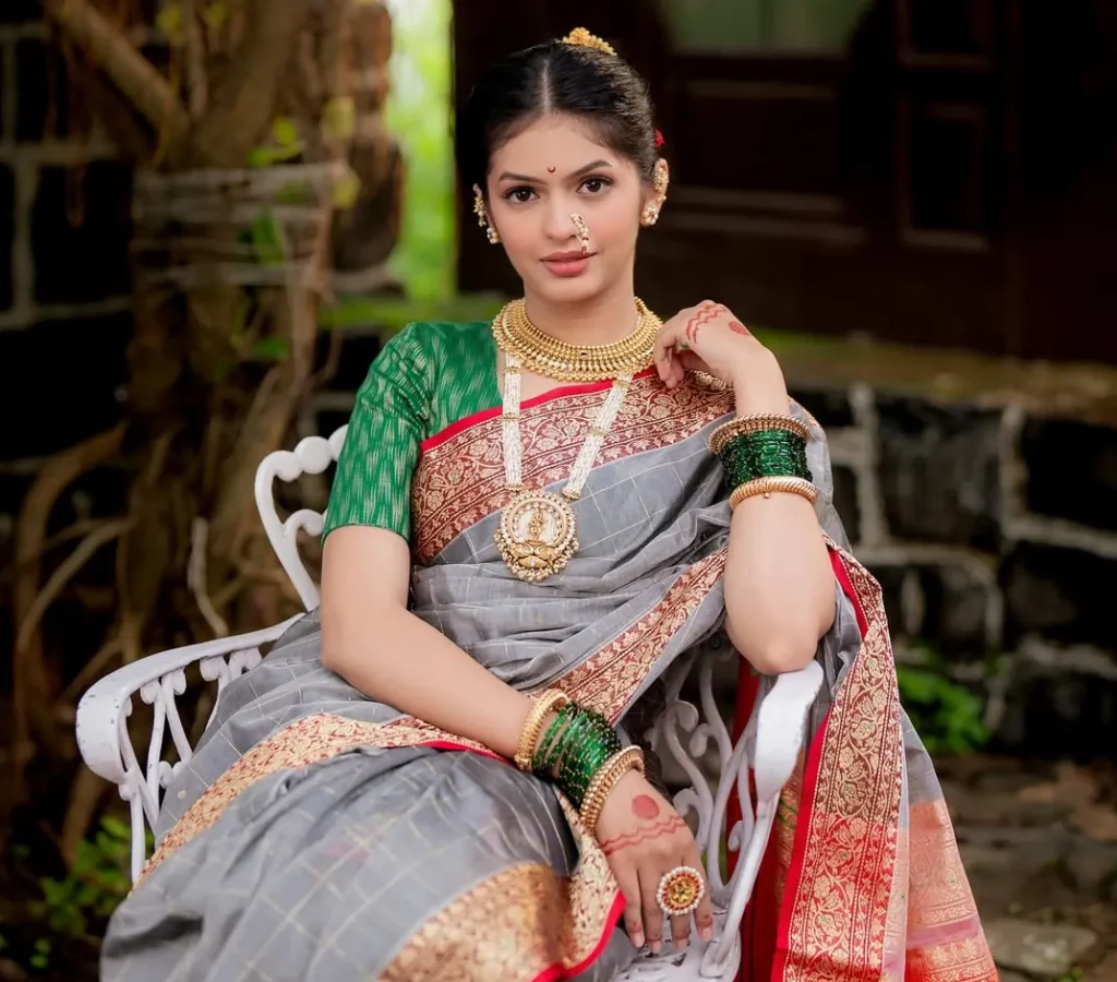 Roomani Khare's Gorgeous Looks