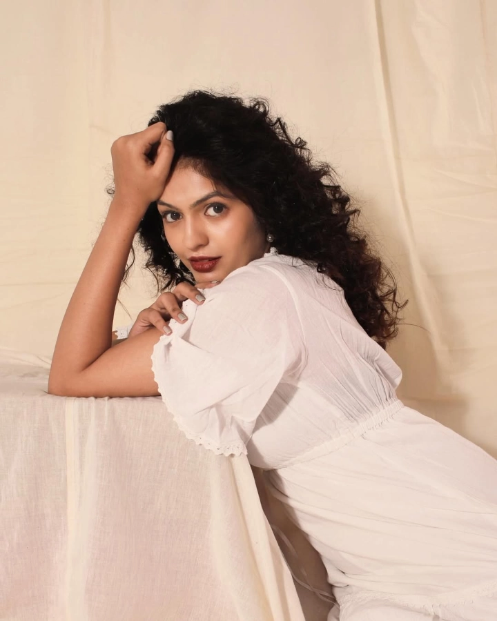 Roomani Khare's Hot & Spicy Image