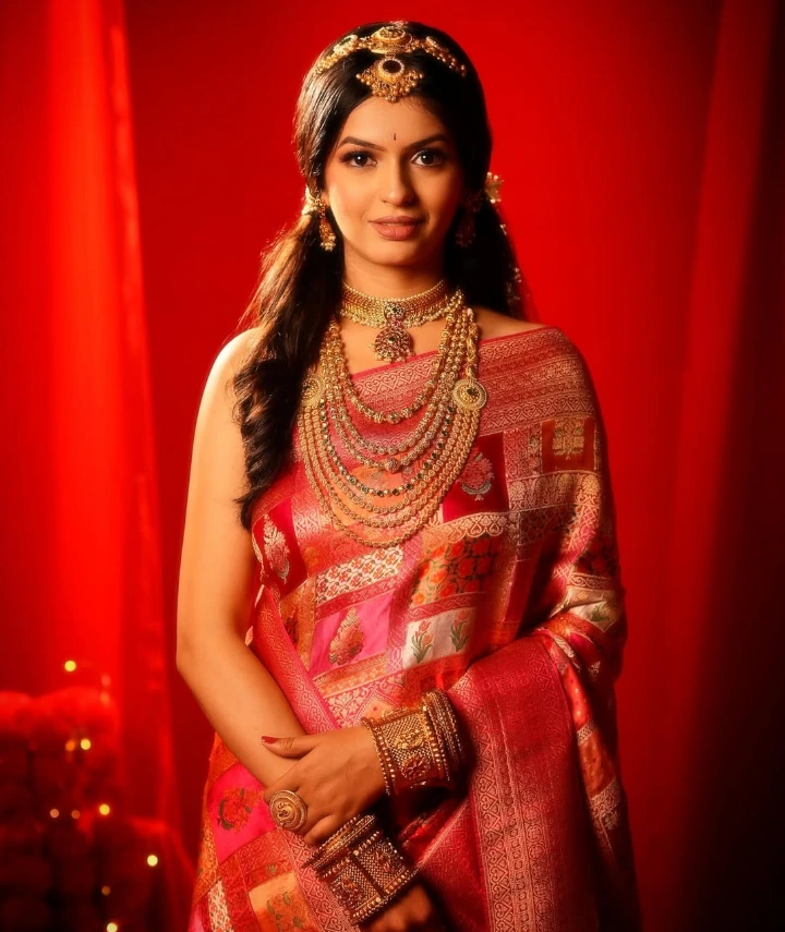Roomani Khare's Prettiest Looks Ever