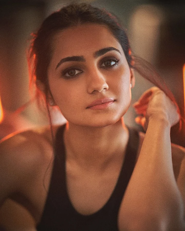 Vedika Pinto Hottest
