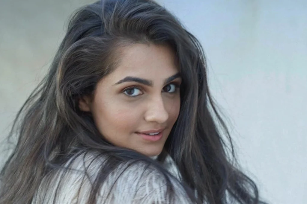 Vedika Pinto is a Gorgeous Indian Actress & a Beautiful Model