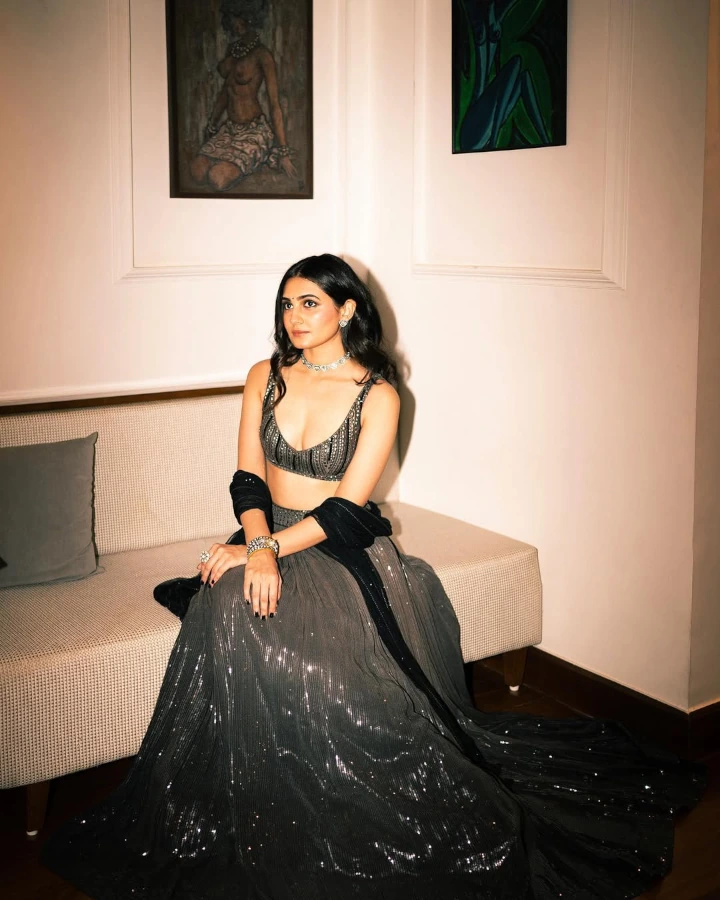 Vedika Pinto's Gorgeous Cleavage
