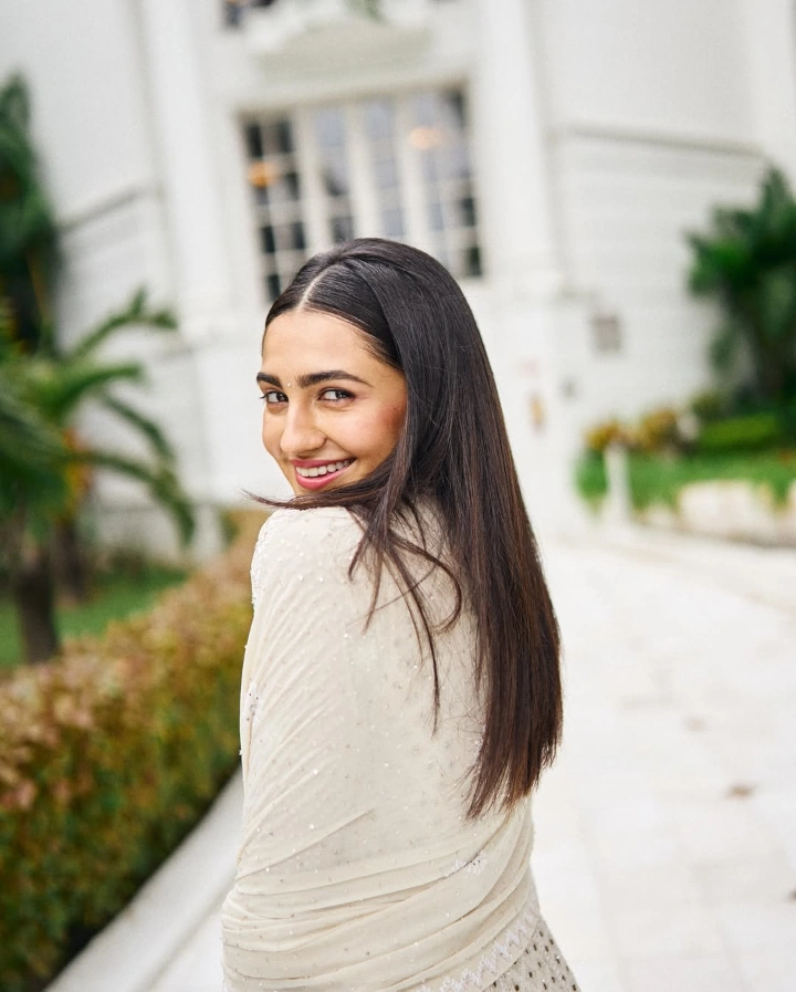 Vedika Pinto's Long Hair