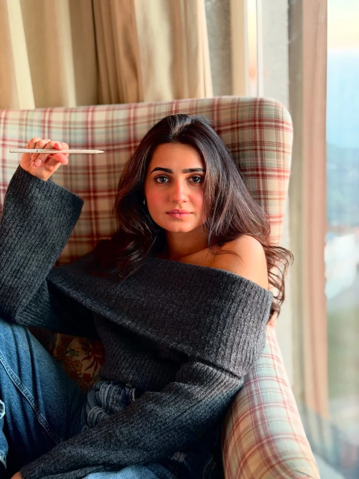 Vedika Pinto's Pretty Looks