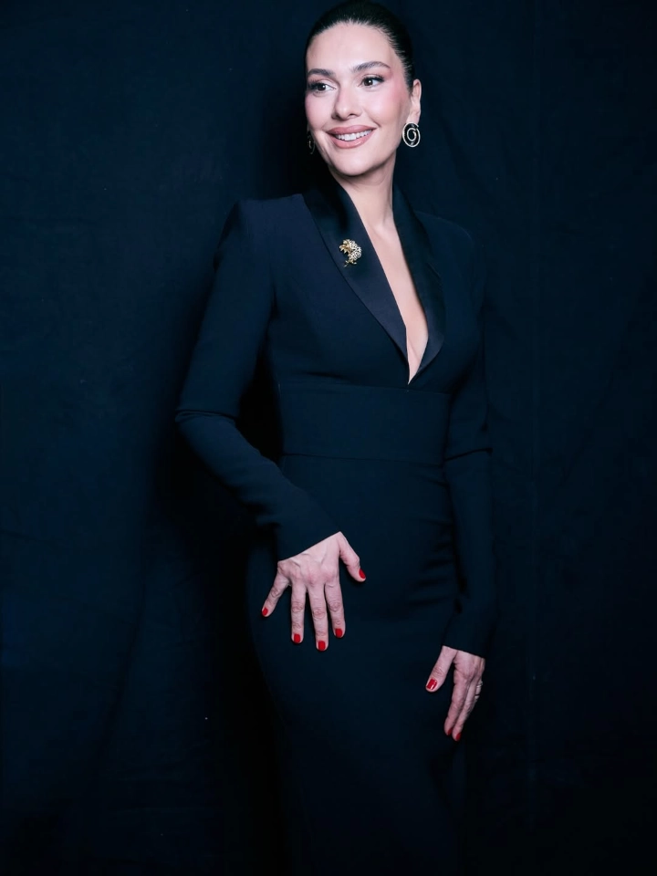 Bergüzar Korel Height