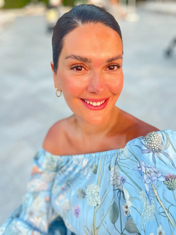 Bergüzar Korel Web Stories
