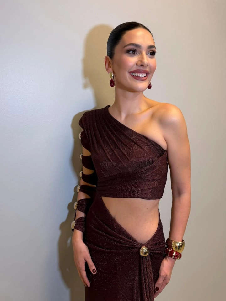 Bergüzar Korel's Hottest Body Figure