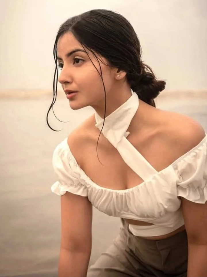 Kashmira Pardeshi in Various Marathi Films