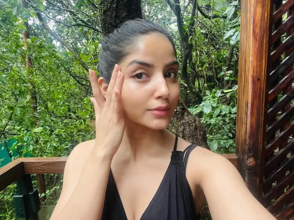 Kashmira Pardeshi works in Telugu Film Industry