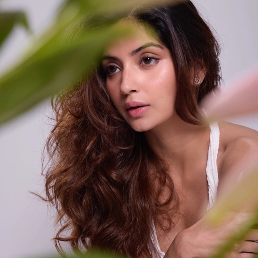 Kashmira Pardeshi's Beautiful Backless Dress