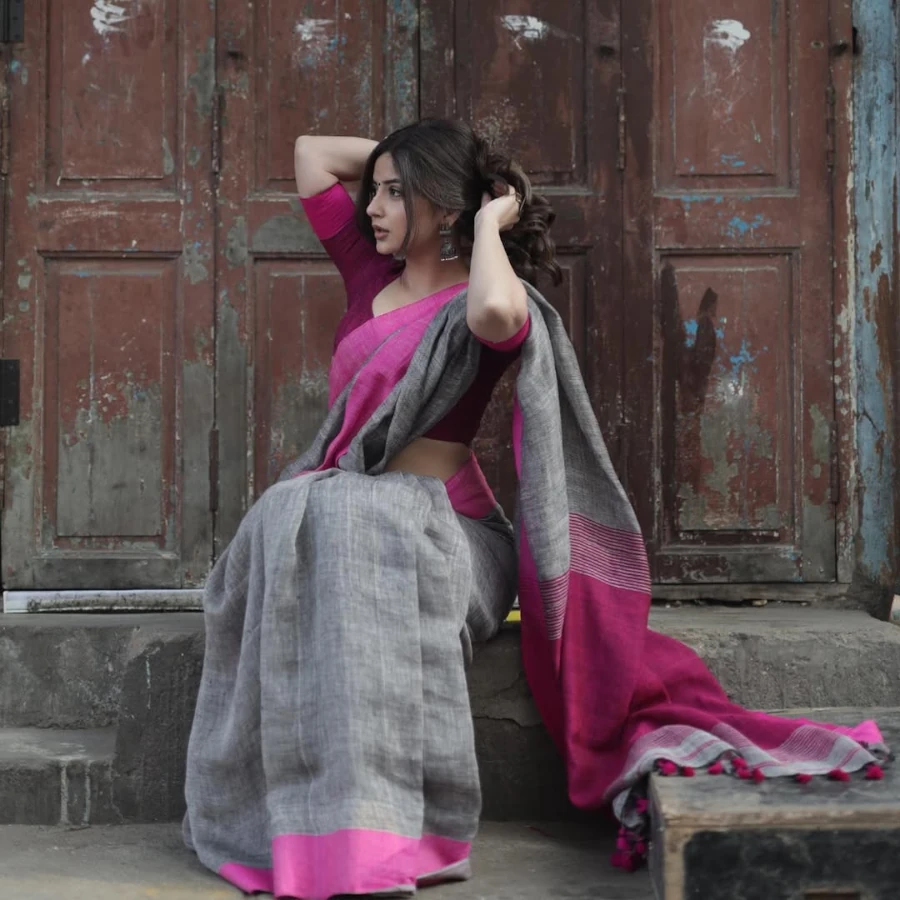 Kashmira Pardeshi's Favourite Outfits are Saree, Indian & Western Outfits