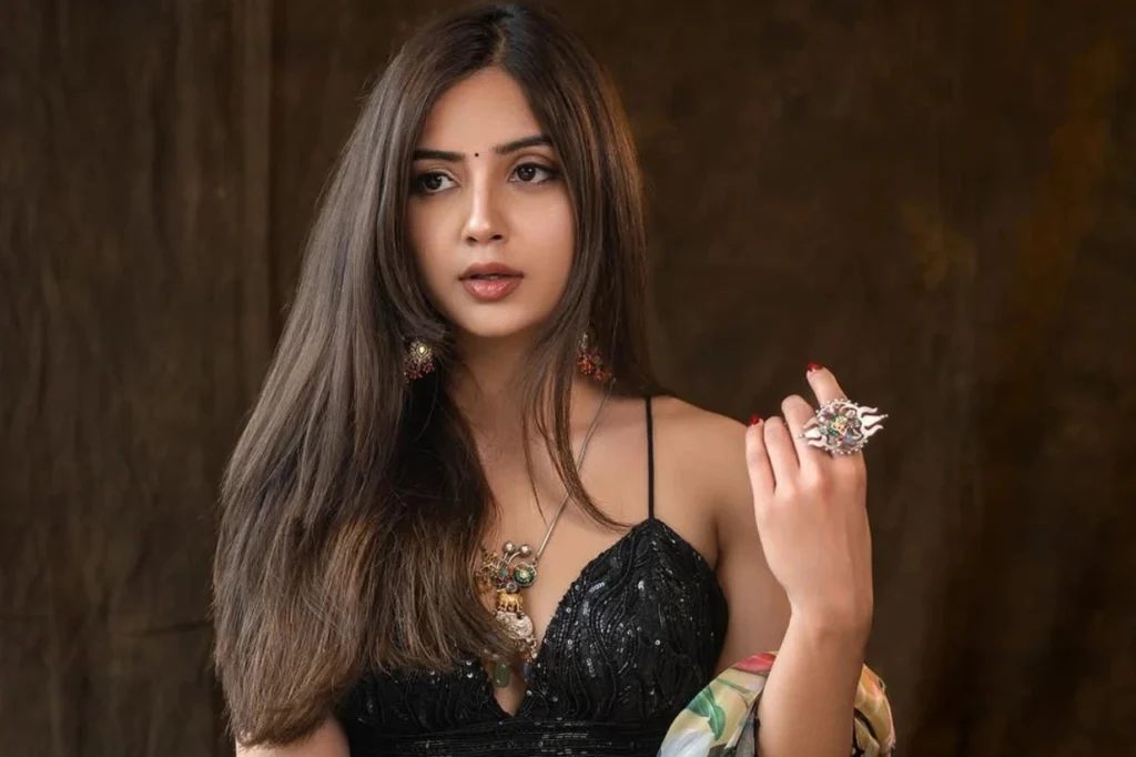 Kashmira Pardeshi's Hot and Gorgeous Looks for Image Ever