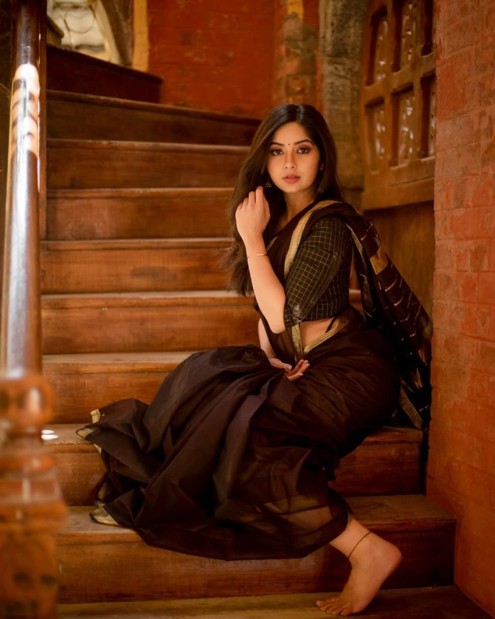 Kashmira Pardeshi's Prettiest Looks Ever