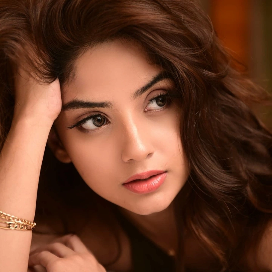 Kashmira Pardeshi's Pretty Face