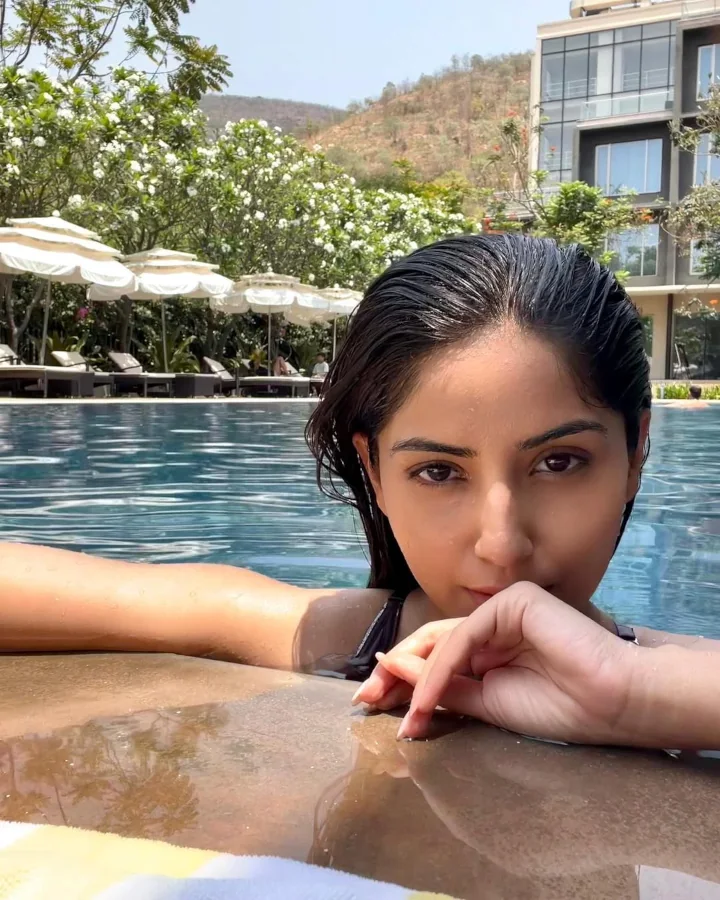 Kashmira Pardeshi's Stunning Looks in a Pool