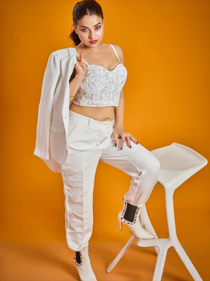 Pamela Mondal Height