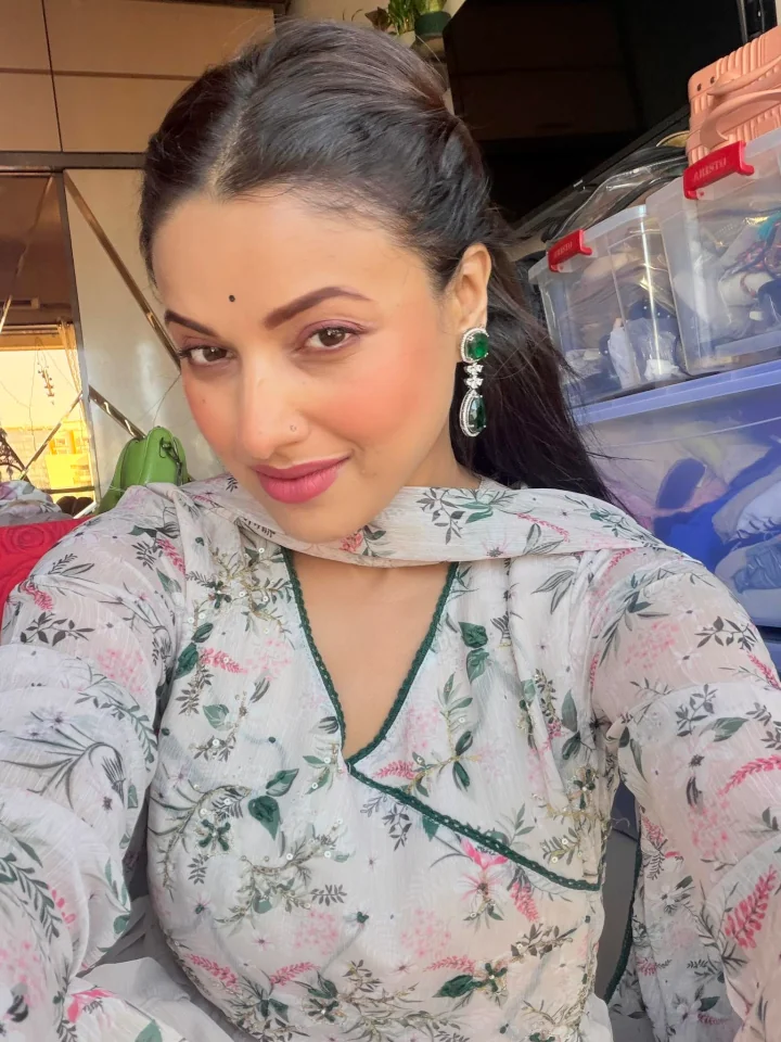 Pamela Mondal looking Cute in Salwar Kameez