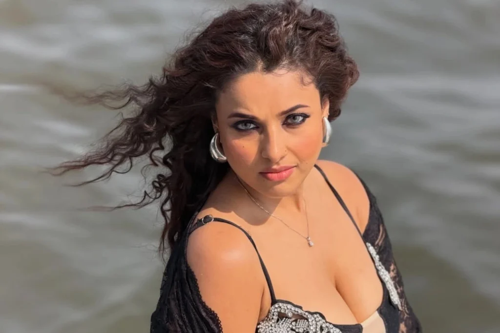 Pamela Mondal's Cleavage