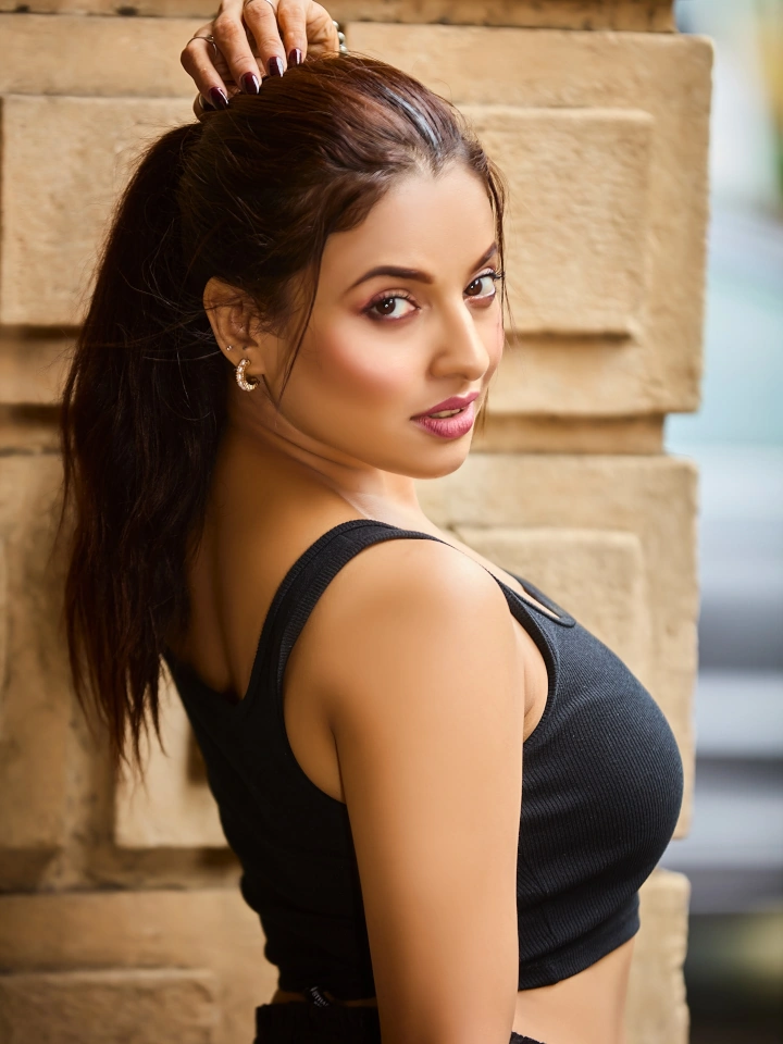 Pamela Mondal's Gorgeous Looks