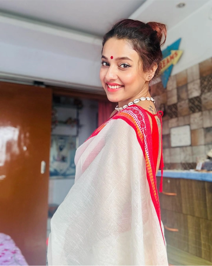 Pamela Mondal's Hot Face