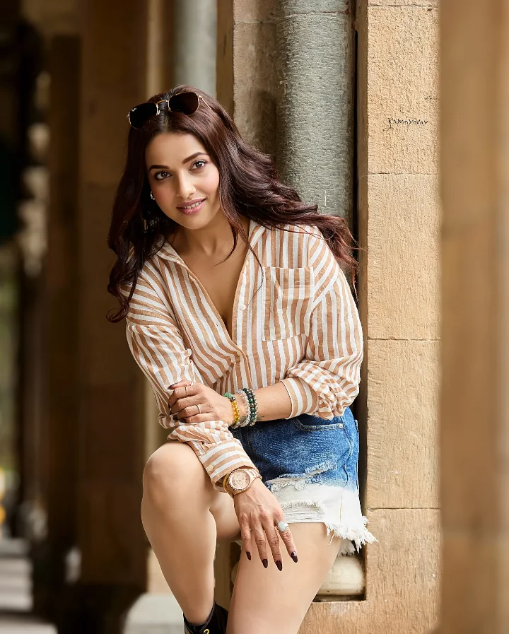 Pamela Mondal's Looks