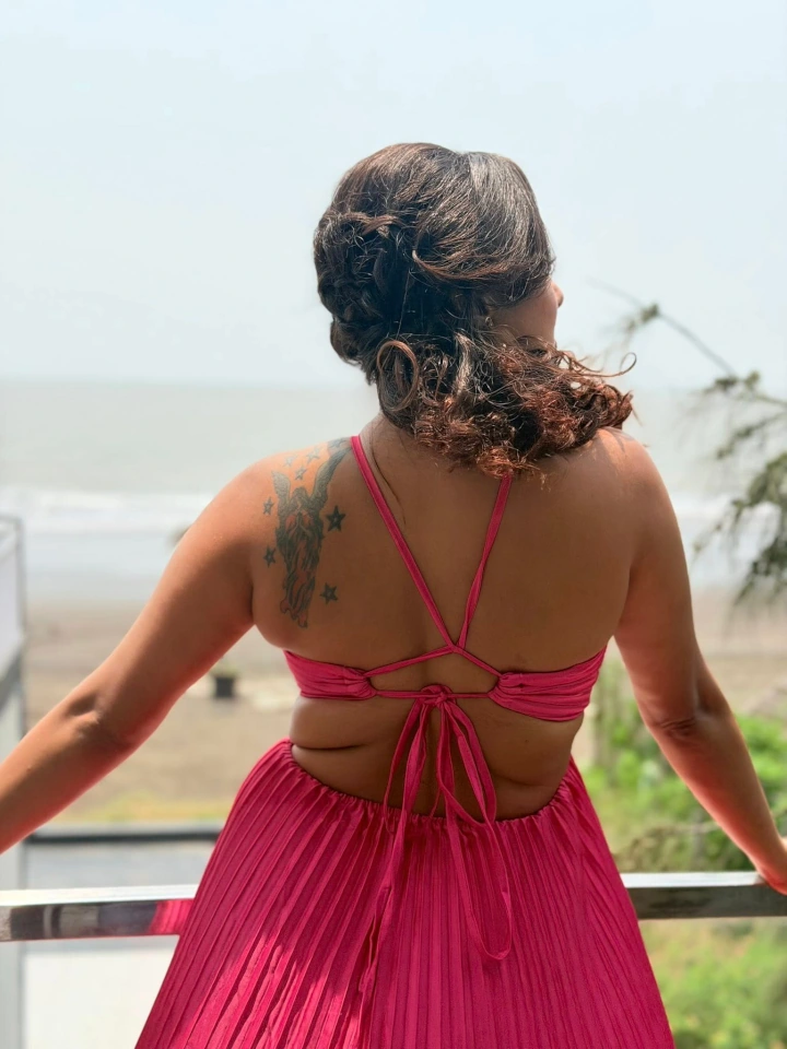 Pamela Mondal's beautiful back