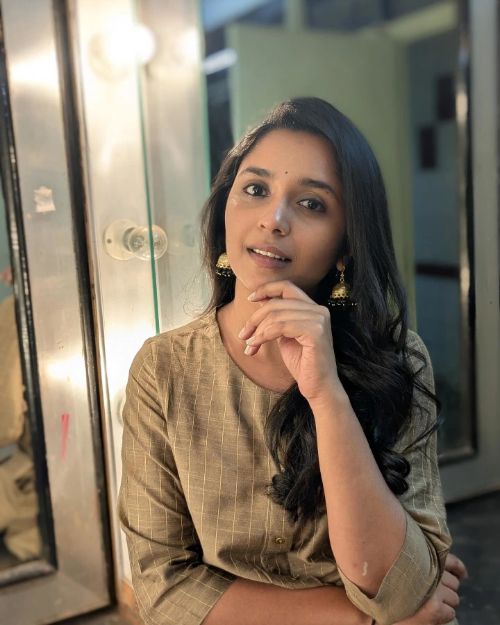 Payal Jadhav Movie List