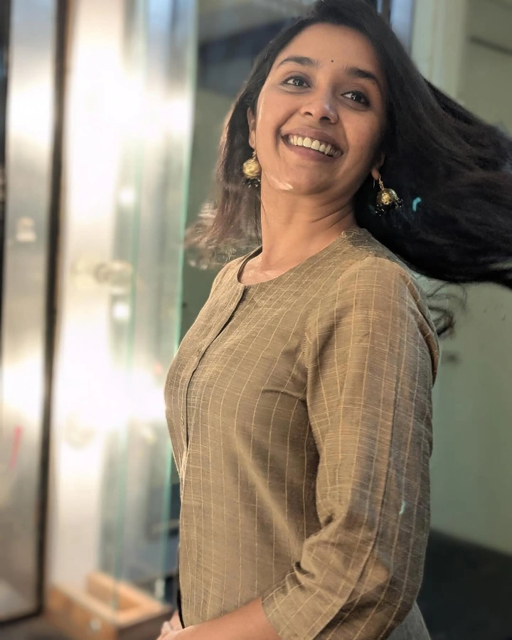Payal Jadhav's Long Hair