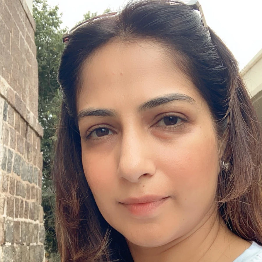 Poorva Gokhale Facebook